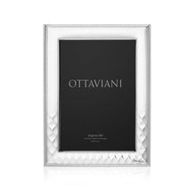 Carica l'immagine nel visualizzatore di Gallery, portafoto color argento con decoro a rete