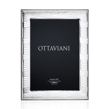 Carica l'immagine nel visualizzatore di Gallery, portafoto color argento con decoro a onde del mare