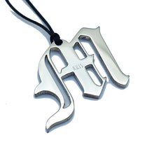 Carica l'immagine nel visualizzatore di Gallery, KRIS Collana con Pendente Lettera Gotica M in Acciaio e Cotone Cerato HGTLXX13