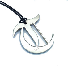 Carica l'immagine nel visualizzatore di Gallery, KRIS Collana con Pendente Lettera Gotica T in Acciaio e Cotone Cerato HGTLXX20