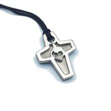 Carica l'immagine nel visualizzatore di Gallery, KRIS Collana con Pendente Croce con Cuore alato in Acciaio e Cotone cerato HKRMXX02