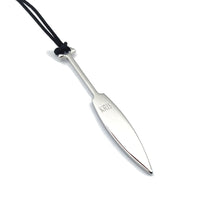 Carica l'immagine nel visualizzatore di Gallery, KRIS Collana con Pendente Spada in Acciaio e Cotone Cerato HSPMXX55