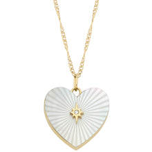 Carica l'immagine nel visualizzatore di Gallery, Fossil JF04430710 Collana Donna con pendente a Cuore con scrigno in Acciaio Dorato con madreperla