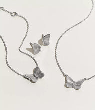 Carica l'immagine nel visualizzatore di Gallery, Fossil JFS00621040 Orecchini da Donna a forma di Farfalla in Argento BUTTERFLIES