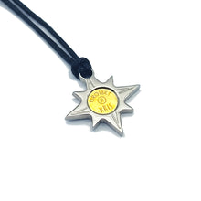 Carica l'immagine nel visualizzatore di Gallery, KRIS Collana con Pendente Rosa dei venti in Acciaio Oro e Cotone Cerato SCO16