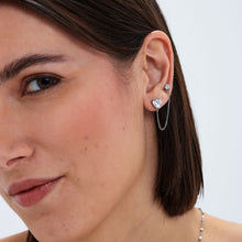 Carica l'immagine nel visualizzatore di Gallery, Mono orecchino doppio buco con catena in acciaio 316L e cubic zirconia a forma di cuore S'AGAPò DAZZLY SDZ138
