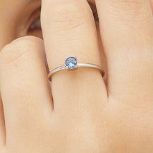 Carica l'immagine nel visualizzatore di Gallery, Anello con cristallo celeste light sapphire S'AGAPò DAZZLY SDZ34