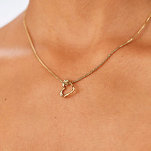 Carica l'immagine nel visualizzatore di Gallery, Collana con pendente a forma di Cuore in acciaio PVD oro 14k S'AGAPò EMOTION SMO04