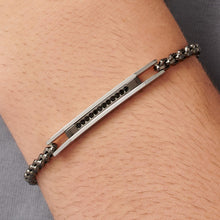 Carica l'immagine nel visualizzatore di Gallery, Bracciale con PVD colore rutenio e centrale con cristalli neri S'AGAPò PROUD SPD19