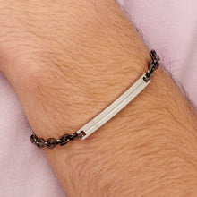 Carica l'immagine nel visualizzatore di Gallery, Bracciale con Targhetta in acciaio e catena in PVD colore rutenio di S'AGAPò PROUD SPD21