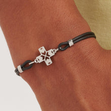Carica l'immagine nel visualizzatore di Gallery, Bracciale Uomo con Croce in acciaio e gomma nera di S'AGAPò REBEL SRB18