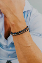 Carica l'immagine nel visualizzatore di Gallery, COMETE Uomo Acciaio UBR 1244 Bracciale a filo con perline di Lapis Blu - District