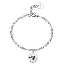 Carica l'immagine nel visualizzatore di Gallery, Bracciale a catenina in acciaio lucido di S'AGAPò con pendente tondo con scritta smaltata 'Wine not'