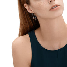 Carica l'immagine nel visualizzatore di Gallery, Skagen SKJ1077040 Orecchini donna a cerchi Pendenti in Acciaio Colore Argento Kariana