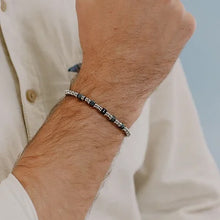 Carica l'immagine nel visualizzatore di Gallery, COMETE Uomo Acciaio UBR 884 Bracciale a filo con PVD Nero Zirconi e perline - District