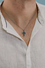Carica l'immagine nel visualizzatore di Gallery, COMETE Uomo Acciaio UGL 635 Girocollo con Croce Bicolore - Faces