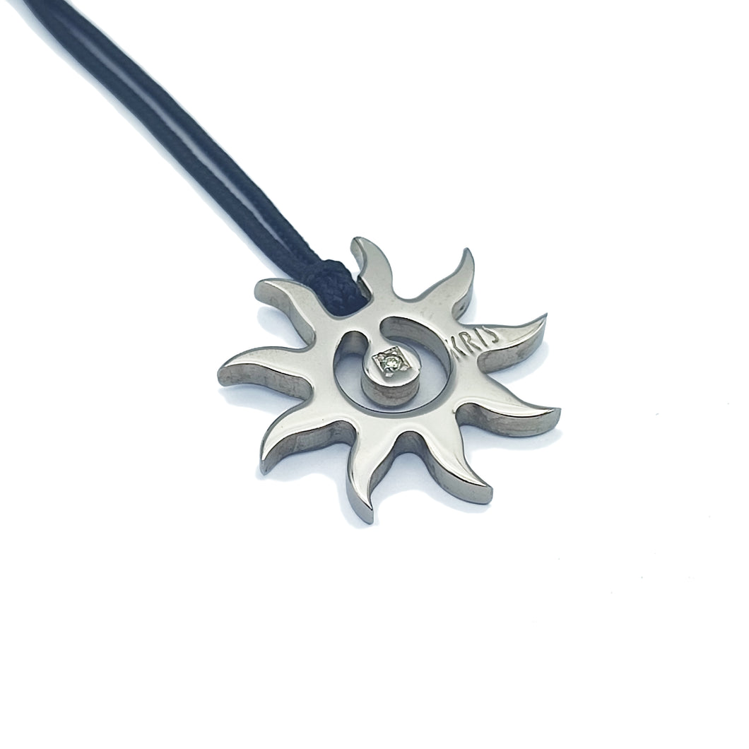 KRIS Collana con Pendente Tribale SOL in Acciaio Diamante e Cotone Cerato HSMMDD05