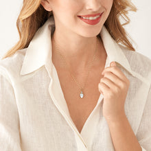 Carica l&#39;immagine nel visualizzatore di Gallery, Fossil JF04248710 Collana Donna con pendente a goccia in Acciaio Dorato con madreperla bianca

