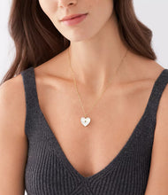 Carica l&#39;immagine nel visualizzatore di Gallery, Fossil JF04430710 Collana Donna con pendente a Cuore con scrigno in Acciaio Dorato con madreperla
