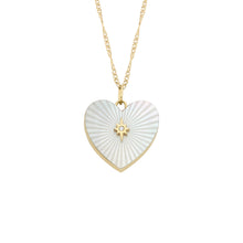 Carica l&#39;immagine nel visualizzatore di Gallery, Fossil JF04430710 Collana Donna con pendente a Cuore con scrigno in Acciaio Dorato con madreperla
