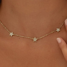 Carica l'immagine nel visualizzatore di Gallery, Collana a tre stelle con cristalli in Acciaio dorato di S'Agapò AURORA SAR41
