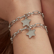 Carica l&#39;immagine nel visualizzatore di Gallery, SBY024 S&#39;AGAPò Bracciale &quot;Brindiamo ai tuoi 18 anni&quot; con Charm a forma di Stella
