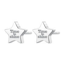 Carica l'immagine nel visualizzatore di Gallery, Orecchini a forma di Stella con scritta "Time to Shine" in acciaio di S'Agapò CLICK SCK36
