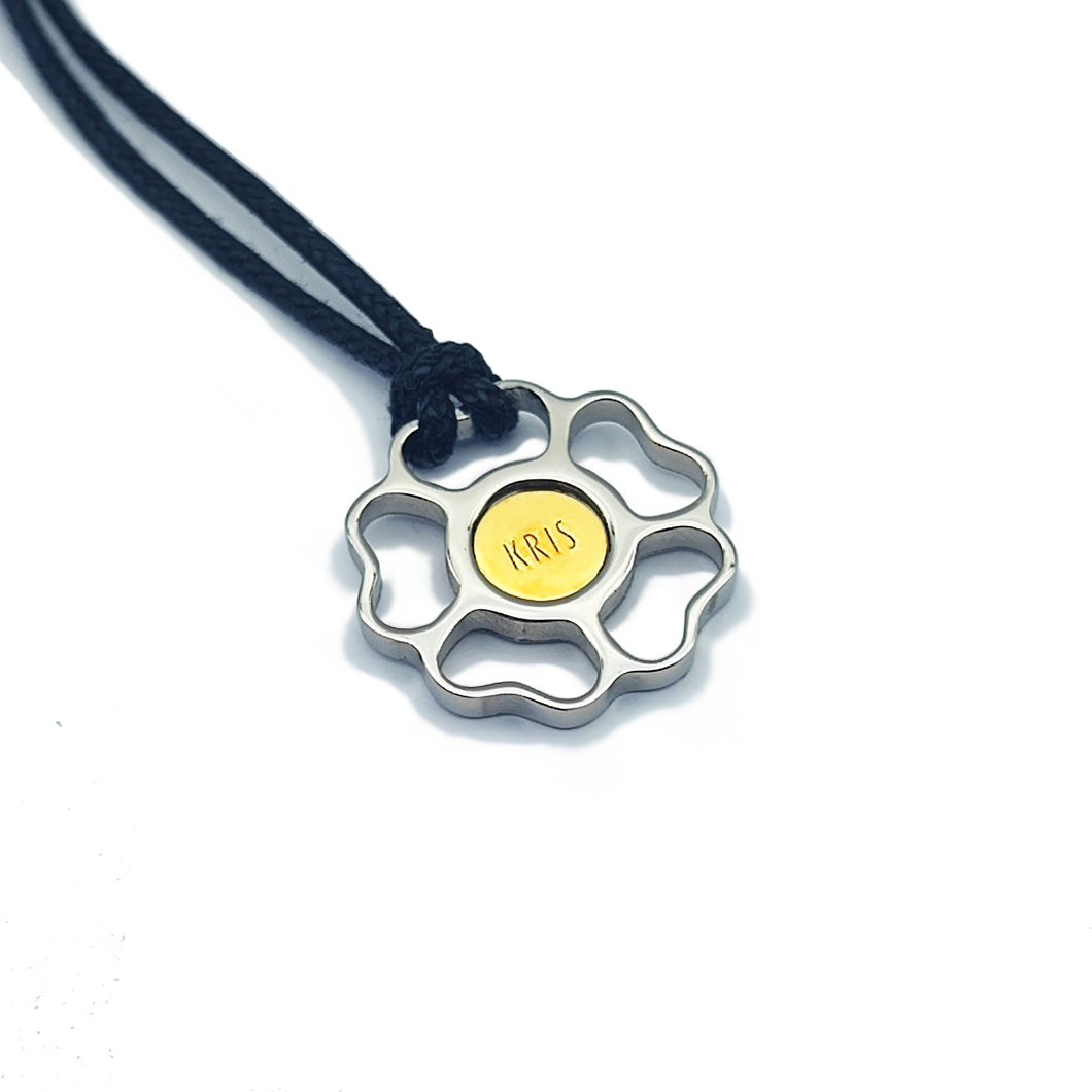 KRIS Collana con Pendente Fiore in Acciaio Oro e Cotone Cerato SCO11