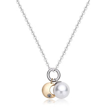 Carica l'immagine nel visualizzatore di Gallery, Collana in acciaio con Perla e luna placcata in oro con cristallo applicato
