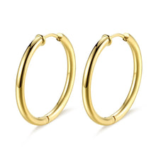 Carica l'immagine nel visualizzatore di Gallery, orecchini a cerchio in acciaio dorato grandezza media

