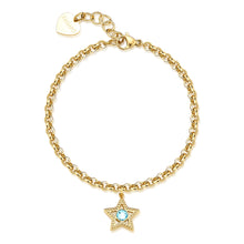 Carica l'immagine nel visualizzatore di Gallery, bracciale con pendente a forma di stella in Acciaio dorato con cristallo azzurro al centro
