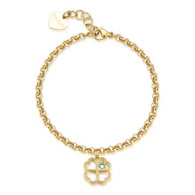 Carica l'immagine nel visualizzatore di Gallery, bracciale con pendente a forma di quadrifoglio in Acciaio dorato con cristallo verde
