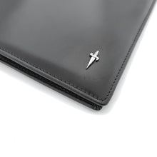 Carica l'immagine nel visualizzatore di Gallery, Copertura per Agenda (Notebook Cover) in pelle di vitello nera, Cesare Paciotti Jewels
