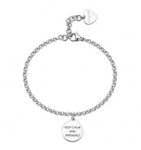 Carica l'immagine nel visualizzatore di Gallery, Bracciale a catenina in acciaio lucido di S'AGAPò con pendente tondo con scritta smaltata 'KEEP CALM AND RIPENSACI' 
