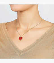Carica l&#39;immagine nel visualizzatore di Gallery, Fossil JF03297710 Collana Donna con Ciondolo Cuore e Chiave in Acciaio Dorato e Smalto Rosso - Vintage Motifs
